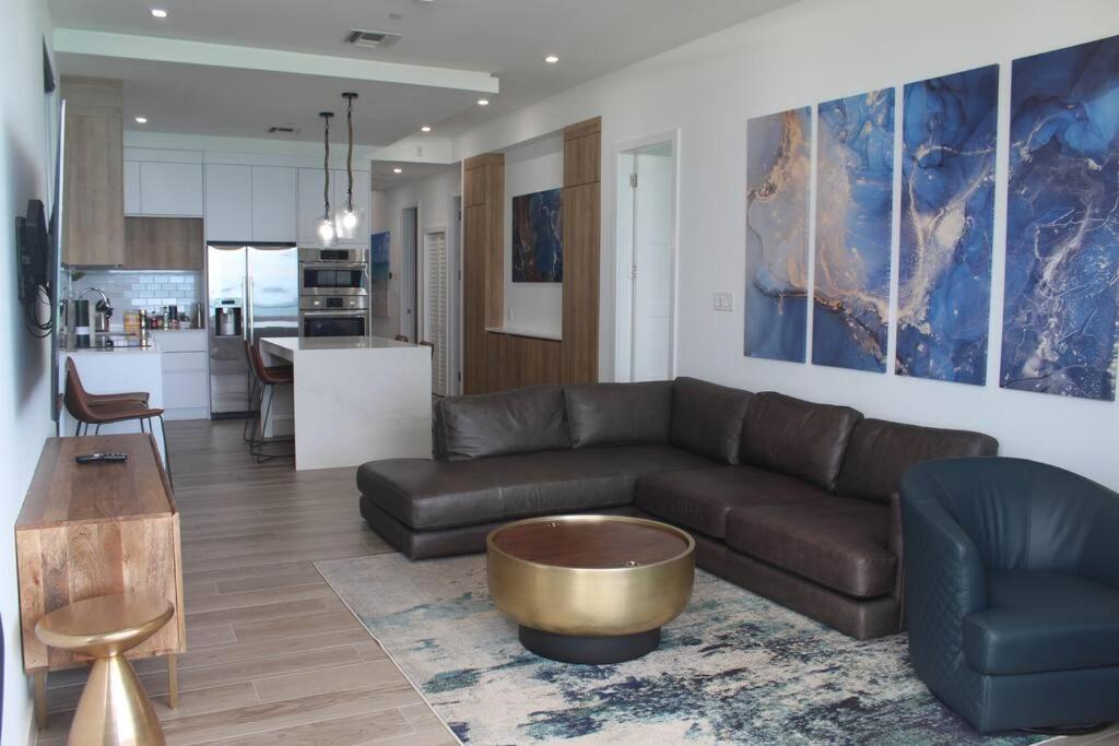 Luxury Ocean Front Seadreams 2 With 7 Mile Beach Views West Bay المظهر الخارجي الصورة